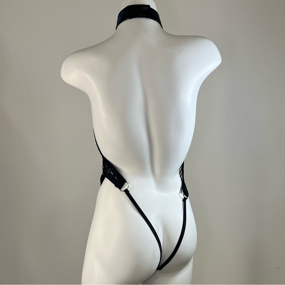 Dreamgirl Black Fishnet Open Back Collar Bodysuit S/M - Picture 4 of 13